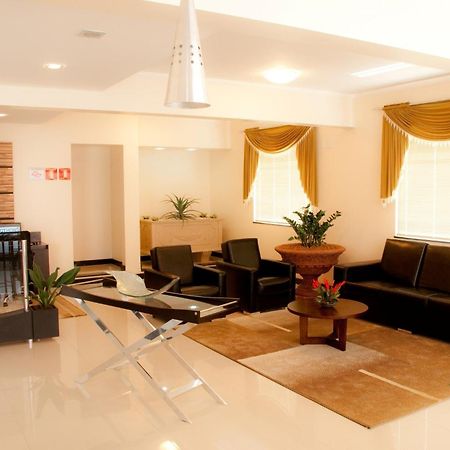 Hotel Premium Пірасунунґа Екстер'єр фото